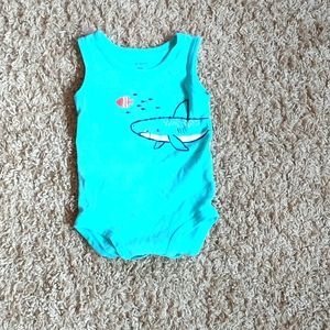 Sleeveless T-shirt